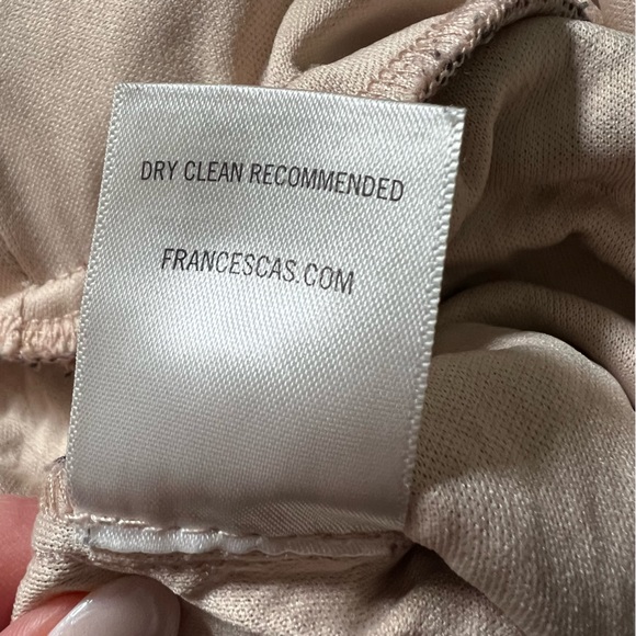 FRANCESCA’S NUDE ROMPER WITH BLACK LACE OVERLAY AND OPEN BACK SIZE XS - Picture 8 of 10